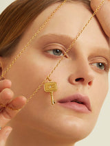 Gold pendant necklace