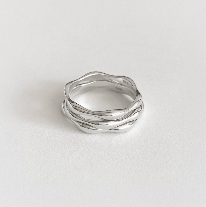 FLUID WAVE STACKING RING