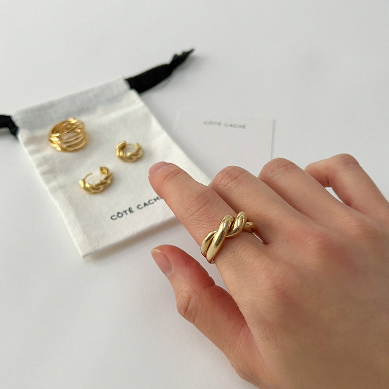 Gold chunky ring