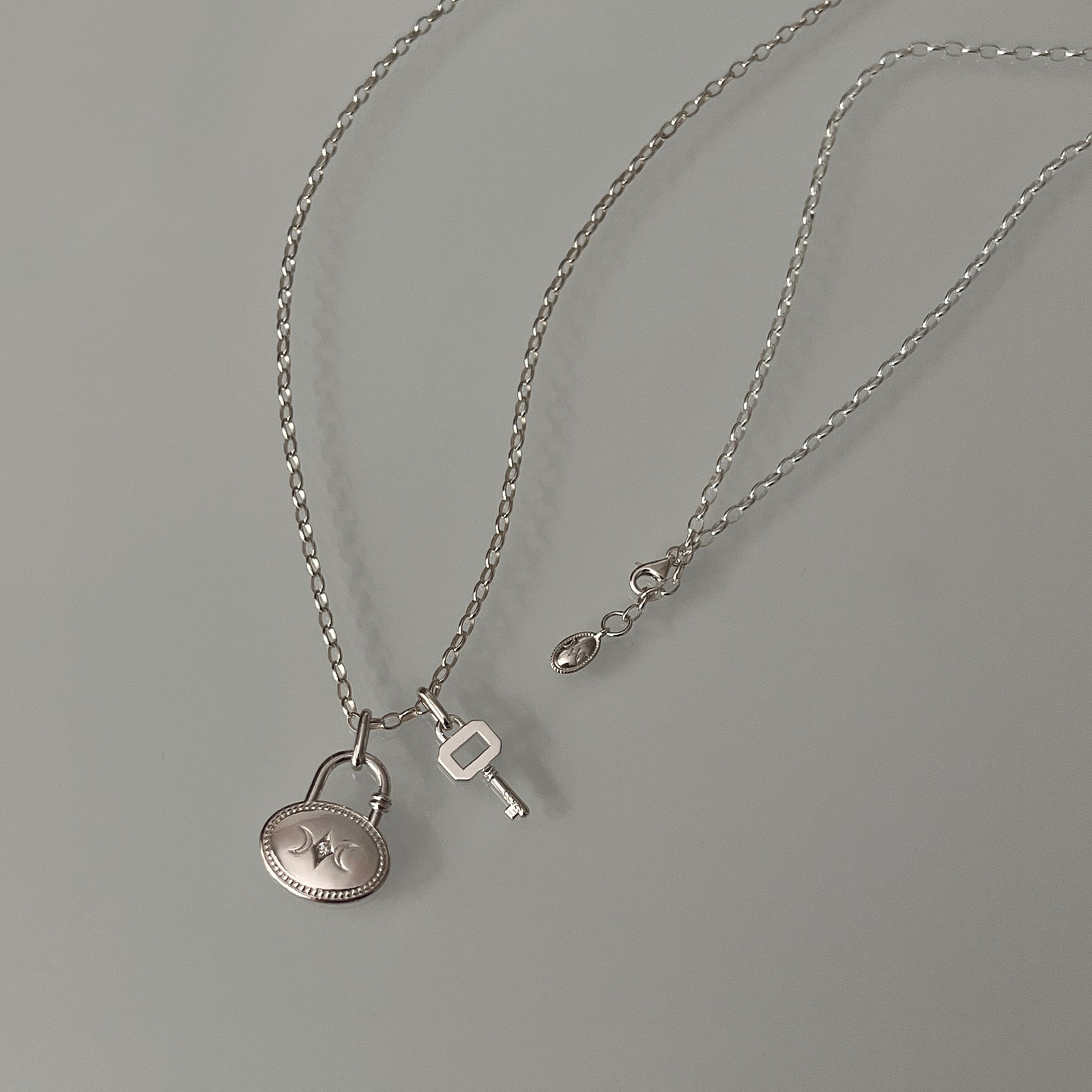 Côtê Caché Lock & Key Chain Necklace in Sterling Silver